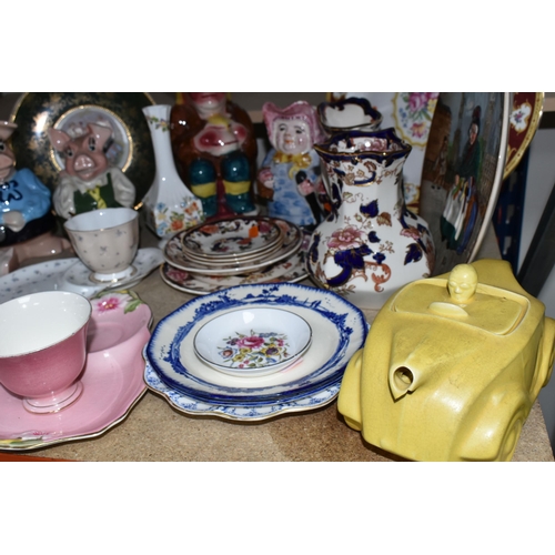 415 - A GROUP OF TEAWARE, NATWEST PIGGIES AND CABINET PLATES, comprising two small Aynsley loving cups to ... 