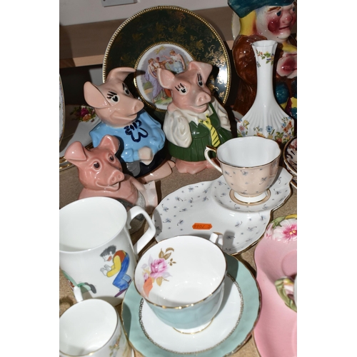 415 - A GROUP OF TEAWARE, NATWEST PIGGIES AND CABINET PLATES, comprising two small Aynsley loving cups to ... 