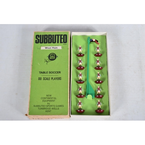 21 - A QUANTITY OF BOXED SUBBUTEO HEAVYWEIGHT TEAMS, majority are versions of No.7 and/or No.74, all appe... 