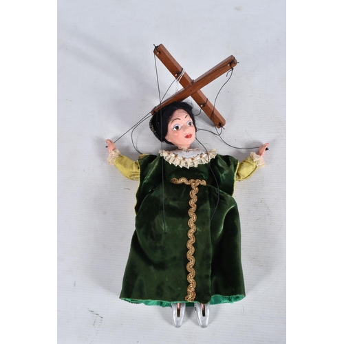 39 - A BOXED PELHAM SL CATHERINE PARR PUPPET, appears complete and in good condition with only minor wear... 