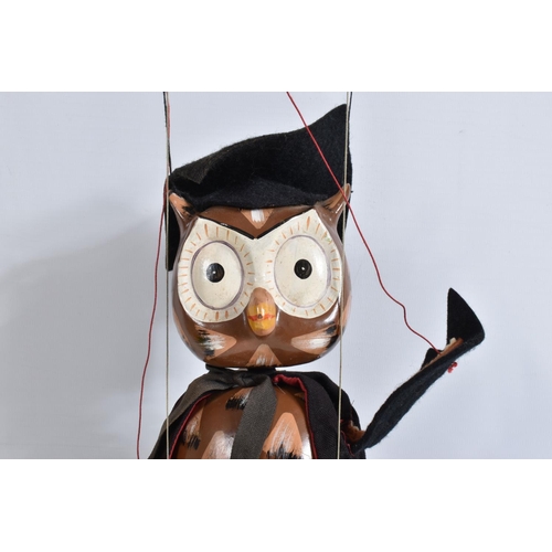 47 - A BOXED PELHAM DE LUXE OWL PUPPET, appears complete and in good condition with only minor marking an... 