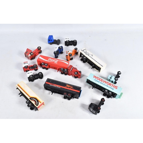 116 - A TRAY OF BOXED AND UNBOXED PLAYWORN CORGI SUPERHAULERS LORRIES AND CAR TRANSPORTER MODEL VEHICLES, ... 