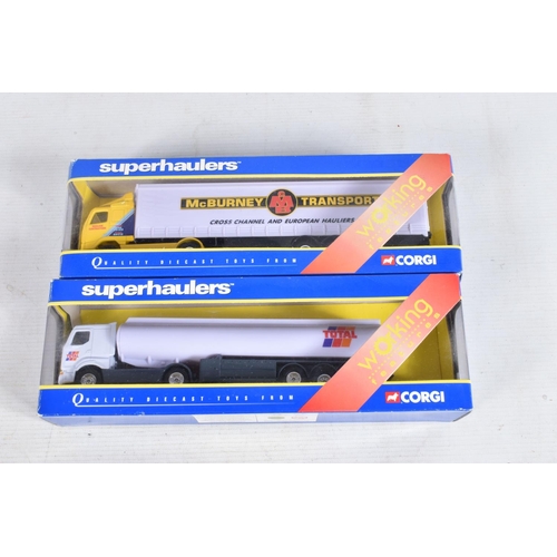 116 - A TRAY OF BOXED AND UNBOXED PLAYWORN CORGI SUPERHAULERS LORRIES AND CAR TRANSPORTER MODEL VEHICLES, ... 