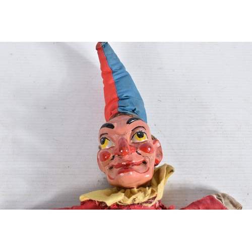 69 - A COLLECTION OF UNBOXED PELHAM GL GLOVE PUPPETS, Mr Punch, Judy, Joey (Clown), Toby (Dog), Doctor, P... 