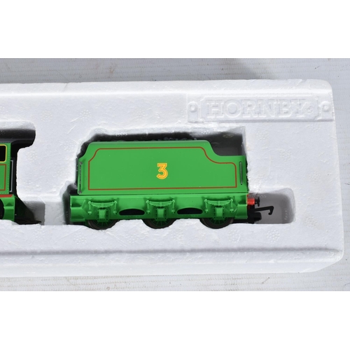 119 - A BOXED HORNBY RAILWAYS OO GAUGE THOMAS AND FRIENDS, 'Henry' the green engine No.3 (R9049), appears ... 