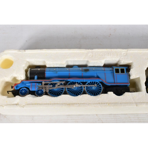 120 - A BOXED HORNBY RAILWAYS OO GAUGE THOMAS AND FRIENDS, 'Gordon' the blue engine No.4 (R383), appears c... 