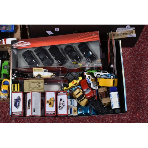 138 - A SELECTION OF BOXED, UNBOXED AND PLAYWORN MODEL VEHICLES, to include a small quantity of Oxford Aut... 