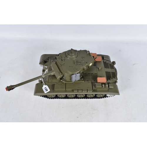 149 - A BOXED HENG LONG SQS 1/16 SCALE RADIO CONTROLELD SNOW LEOPARD BATTLE SMOKING TANK, the box features... 