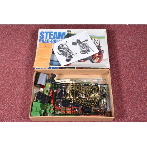 155 - A BOXED BANDAI STEAM ROAD-ROLLER 1/16 SCALE SELF BUILD MODEL,  part built but includes instructions ... 