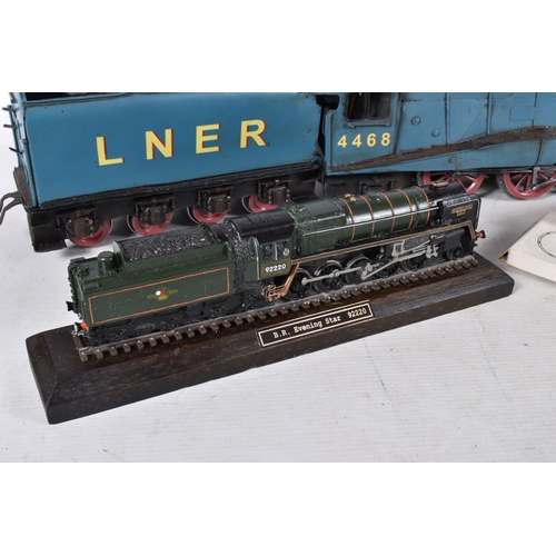 179 - TWO MODERN TINPLATE MODELS OF FAMOUS LOCOMOTIVES, 'Flying Scotsman' and 'Mallard', a distressed Horn... 