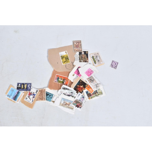 201 - WORLDWIDE COLLECTION IN TWO SMALL SG IMPROVED ALBUMS (GOOD CONDITION), attractive basis for a projec... 