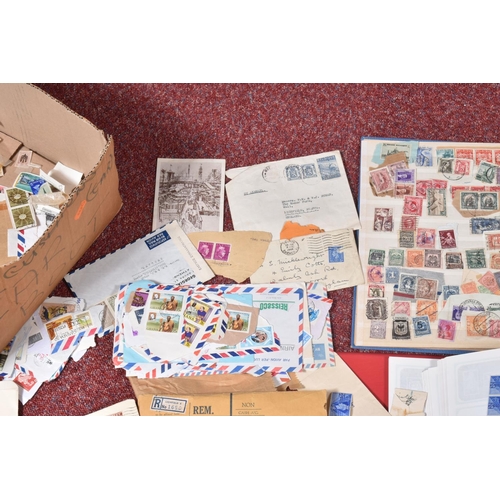 207 - SMALL ACCUMULATION OF STAMPS IN A BOX AS FIVE ALBUMS AND LOOSE IN PACKETS, we note attractive 1840 p... 