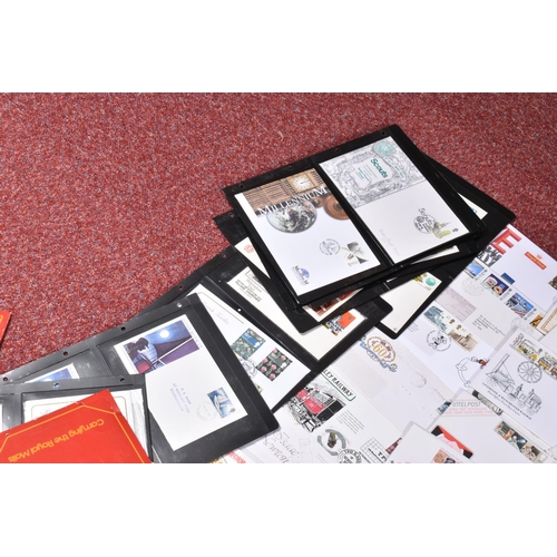 213 - LARGE COLLECTION OF GB FDCS AND STAMPS IN ALBUMS AND LOOSE, we note a couple of year books, mint GB ... 