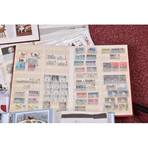 213 - LARGE COLLECTION OF GB FDCS AND STAMPS IN ALBUMS AND LOOSE, we note a couple of year books, mint GB ... 