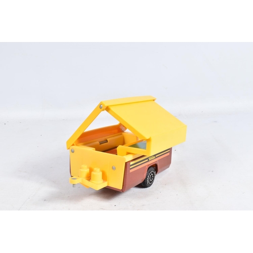 102 - A BOXED TONKA VAN & CAMPER SET / 2002, featuring a bronze coloured van and trailer with yellow detai... 