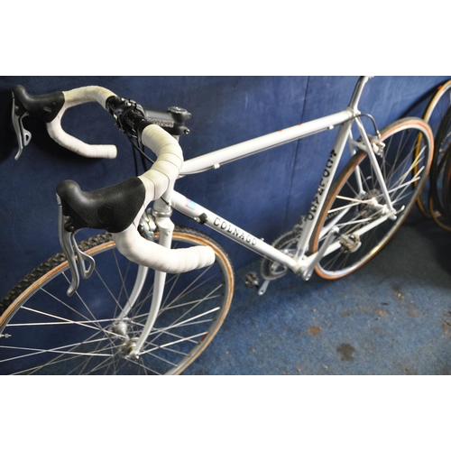 1087 - A COLNAGO ROAD BIKE with 22in frame, 26in wheels (very good condition)