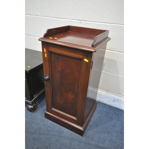 1209 - AN EARLY 20TH CENTURY OAK BLANKET CHEST, width 92cm x depth 44cm x height 50cm, along with a Victori... 