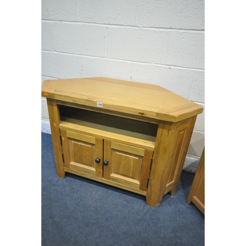 1332 - TWO SOLID OAK CORNER TV CABINETS, both with double doors, larger cabinet width x 46cm x depth 50cm x... 