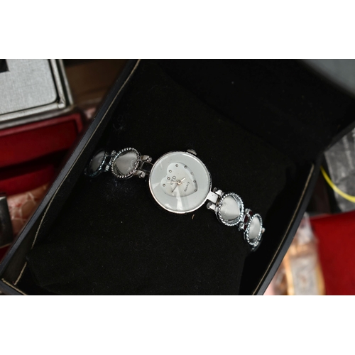 108 - A BOX OF ASSORTED FASHION WRISTWATCHES, mostly ladys quartz watches, various styles, some with fitte... 