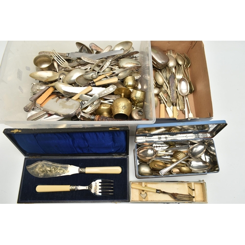 109 - A PLASTIC BOX OF ASSORTED CUTLERY PIECES, to include a cased two piece fish server set, knives, fork... 