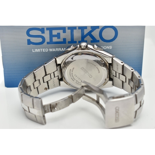 46 - TWO GENTS 'SEIKO' WRISTWATCHES, the first a 'Seiko Solar' stamped '820130, V158-0AY0', fitted with a... 