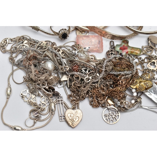 48 - A BAG OF WHITE METAL JEWELLERY, to include a silver curb link bracelet fitted with a heart padlock c... 