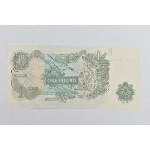 80 - A BANK OF ENGLAND J B PAGE ONE POUND CRISP UNC BANKNOTE DIFFERING SERIAL NUMBERS BT 788843, BT788853... 