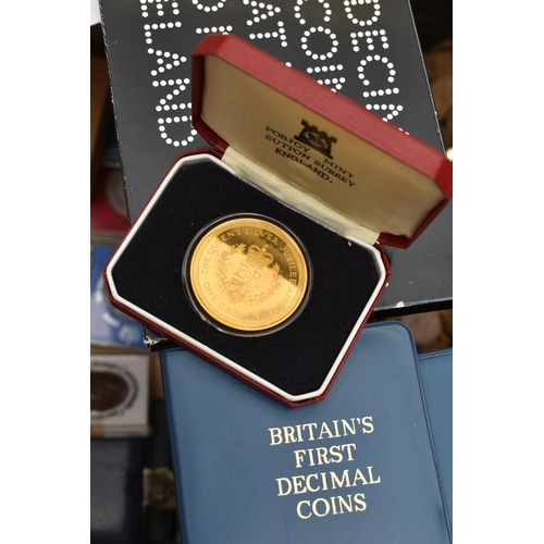 125 - PLASTIC AND CARDBOARD BOXES OF COINS AND COMMEMORATIVES, to include BU and Proof UK year sets, many ... 