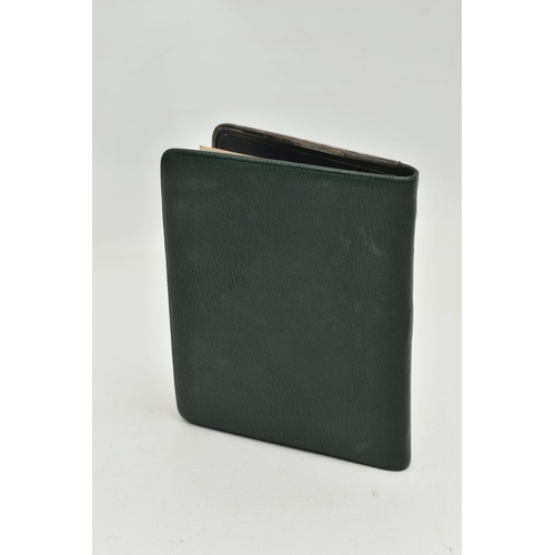 141 - A EDWARDIAN WILLIAM COMYNS & SONS SILVER MOUNTED AND GREEN LEATHER BOUND DAYS OF THE WEEK NOTEBOOK, ... 