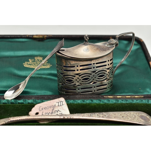 159 - A PAIR OF CASED GEORGE III SILVER BERRY SPOONS AND AN EDWARDIAN SILVER MUSTARD POT, the pair of spoo... 