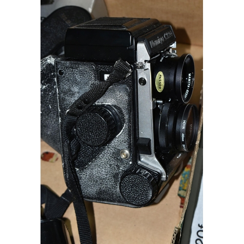 395 - A MAMIYA C220 PROFFESSIONAL F TLR CAMERA with 80mm f2.8 lenses fitted, a set of 65mm f3.5 lenses, ma... 