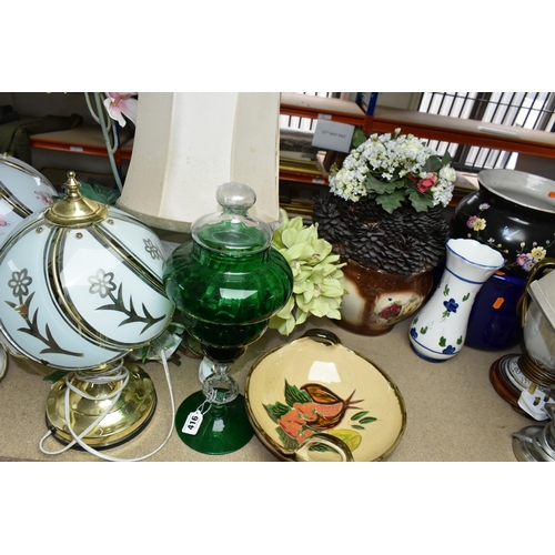 416 - A GROUP OF LAMPS, JARDINIERES AND OTHER DECORATIVE HOMEWARES, to include a green art glass covered v... 