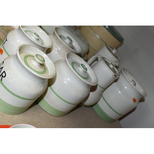 470 - A GROUP OF VINTAGE KITCHEN WARES, of a cream and green theme, to include Sadler Kleen Kitchen Ware t... 