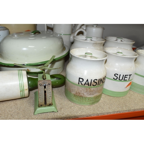 470 - A GROUP OF VINTAGE KITCHEN WARES, of a cream and green theme, to include Sadler Kleen Kitchen Ware t... 