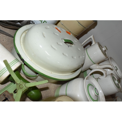 470 - A GROUP OF VINTAGE KITCHEN WARES, of a cream and green theme, to include Sadler Kleen Kitchen Ware t... 