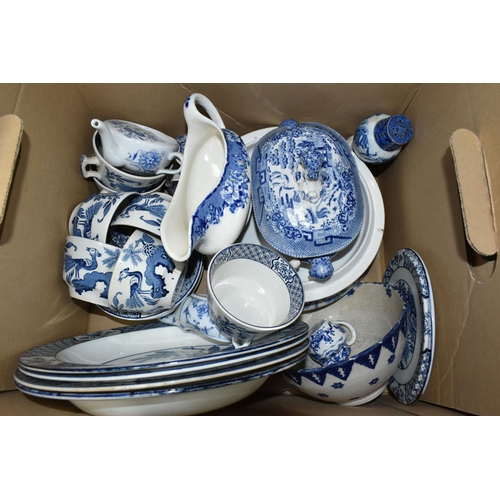 471 - FIVE BOXES OF TEA AND DINNER WARES, to include a box of blue and white dinner ware including Wood & ... 