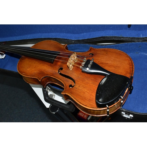 480 - A POSSIBLY JOHN BETTS VIOLIN with an internal handwritten paper label stating name, Royal Exchange, ... 