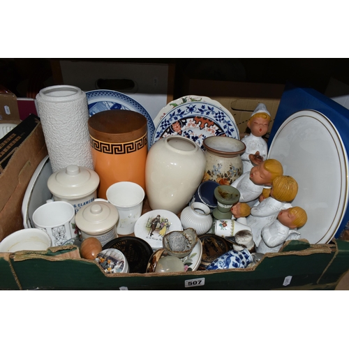 507 - SIX BOXES OF ASSORTED CERAMICS ETC, to include dinner wares, studio pottery and ornaments etc,  to i... 