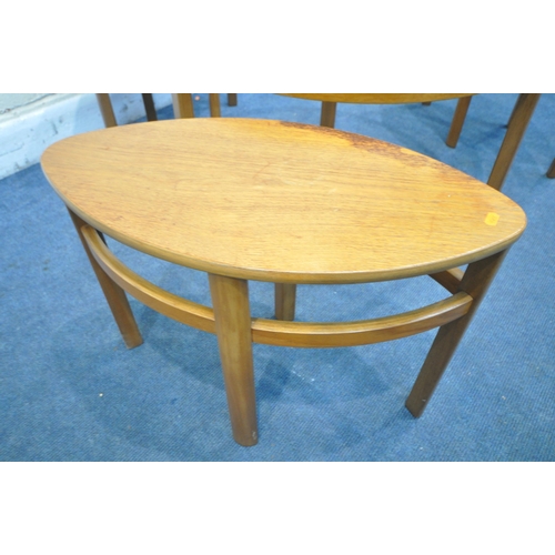 1234 - A MID CENTURY NATHAN TRINITY TEAK CIRCULAR COFFEE TABLE with a glass insert, with a matching set of ... 