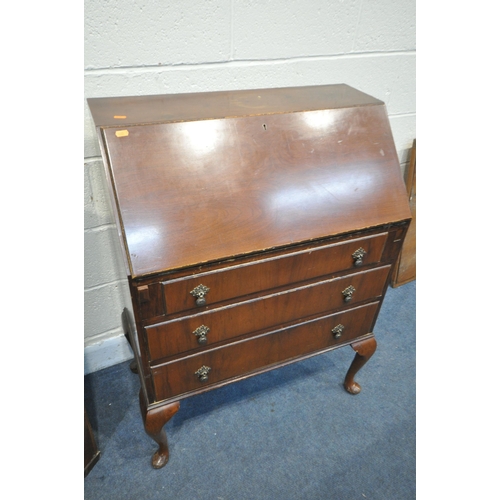 1257 - A GEORGIAN MAHOGANY AND OAK HANGING CORNER CUPBOARD, width 80cm x depth 41cm x height 125cm (one key... 