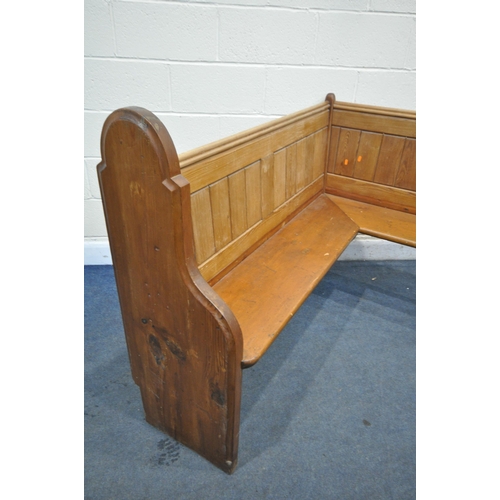 1377 - A PITCH PINE CORNER CHURCH PEW 157cm x 139cm x height 107cm (condition:- aged wear and tear)