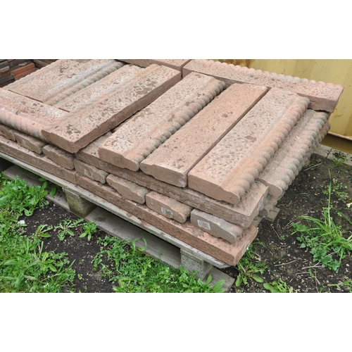 1002 - A QUANTITY OF WEATHERED RED COMPOSITE ROPE TOP GARDEN EDGING/BORDER (on a pallet, approx 36)