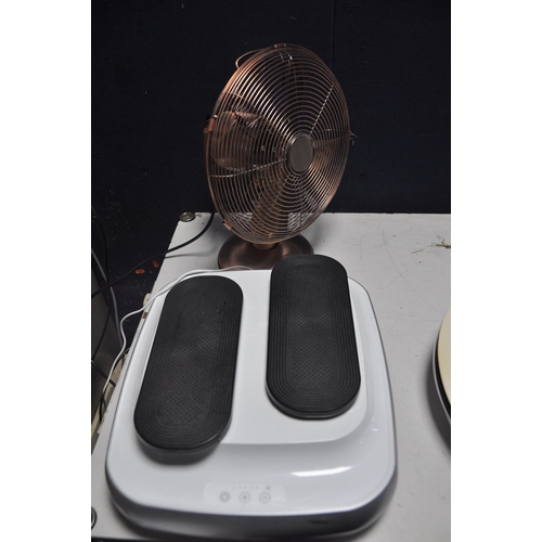 1069 - A SELECTION OF ELECTRICAL ITEMS to include a Coopers air matrix digital fan, Silvercrest SOR2600A1 r... 