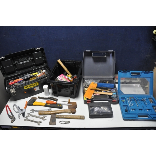 1071 - A COLLECTION OF HANDTOOLS to include a plastic toolbox containing screwdrivers, Allen keys, socket s... 