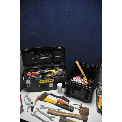 1071 - A COLLECTION OF HANDTOOLS to include a plastic toolbox containing screwdrivers, Allen keys, socket s... 