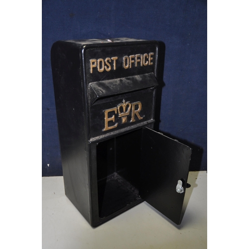 1097 - A METAL POST OFFICE   E-R   POST BOX with key measuring width 25cm x depth 24cm x height 58cm