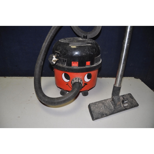 1098 - A HENRY HVR200 VACUUM (PAT pass and working)