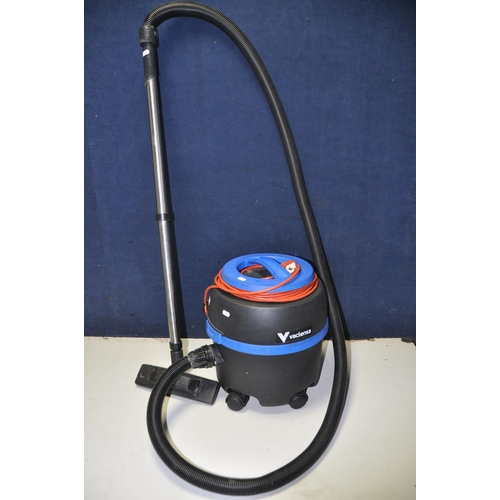 1099 - A VACLENSA C167PT VACUUM CLEANER with pole and pipe (PAT pass and working)