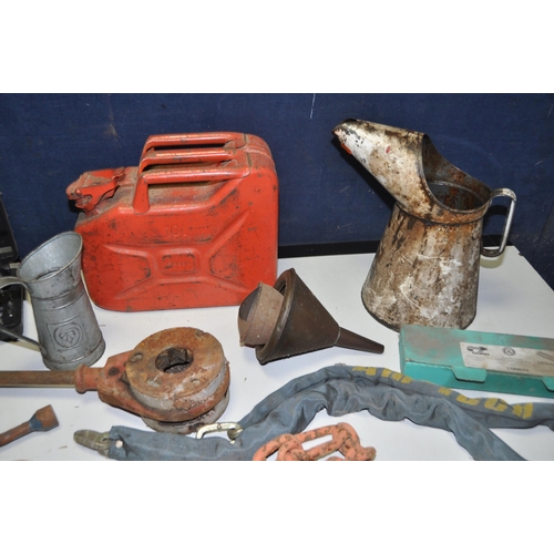 1123 - A SELECTION OF MISCELLANEOUS ITEMS to include two vintage oil cans and filters, 10l metal fuel can, ... 