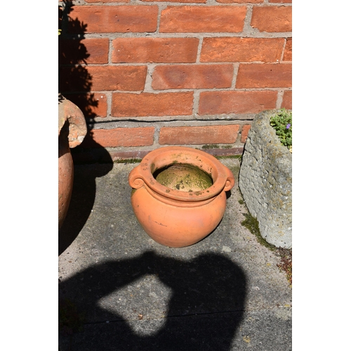 967 - FIVE TERRACOTTA COLOURED PLANT POTS including a pair of large urns 60cm wide, a pair of similar but ... 